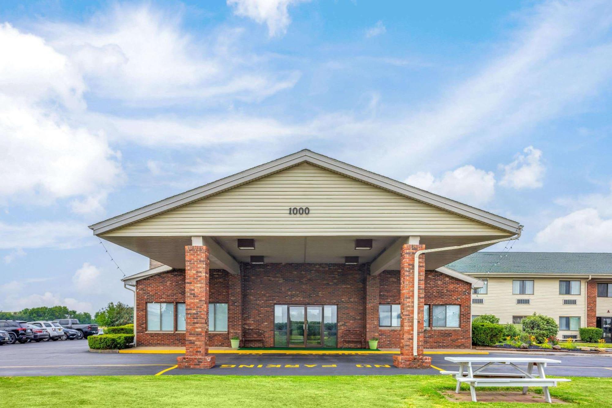 Super 8 By Wyndham Henrietta/Rochester Area Kültér fotó